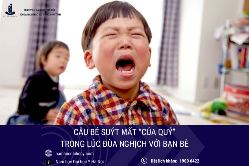 Cậu bé suýt mất “của quý” trong lúc đùa nghịch với bạn bè